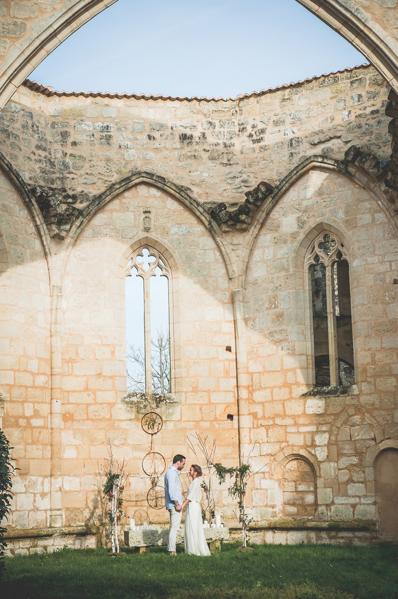 Arche de déco de mariage bohème romantique en extérieur sur Bordeaux et la Gironde.