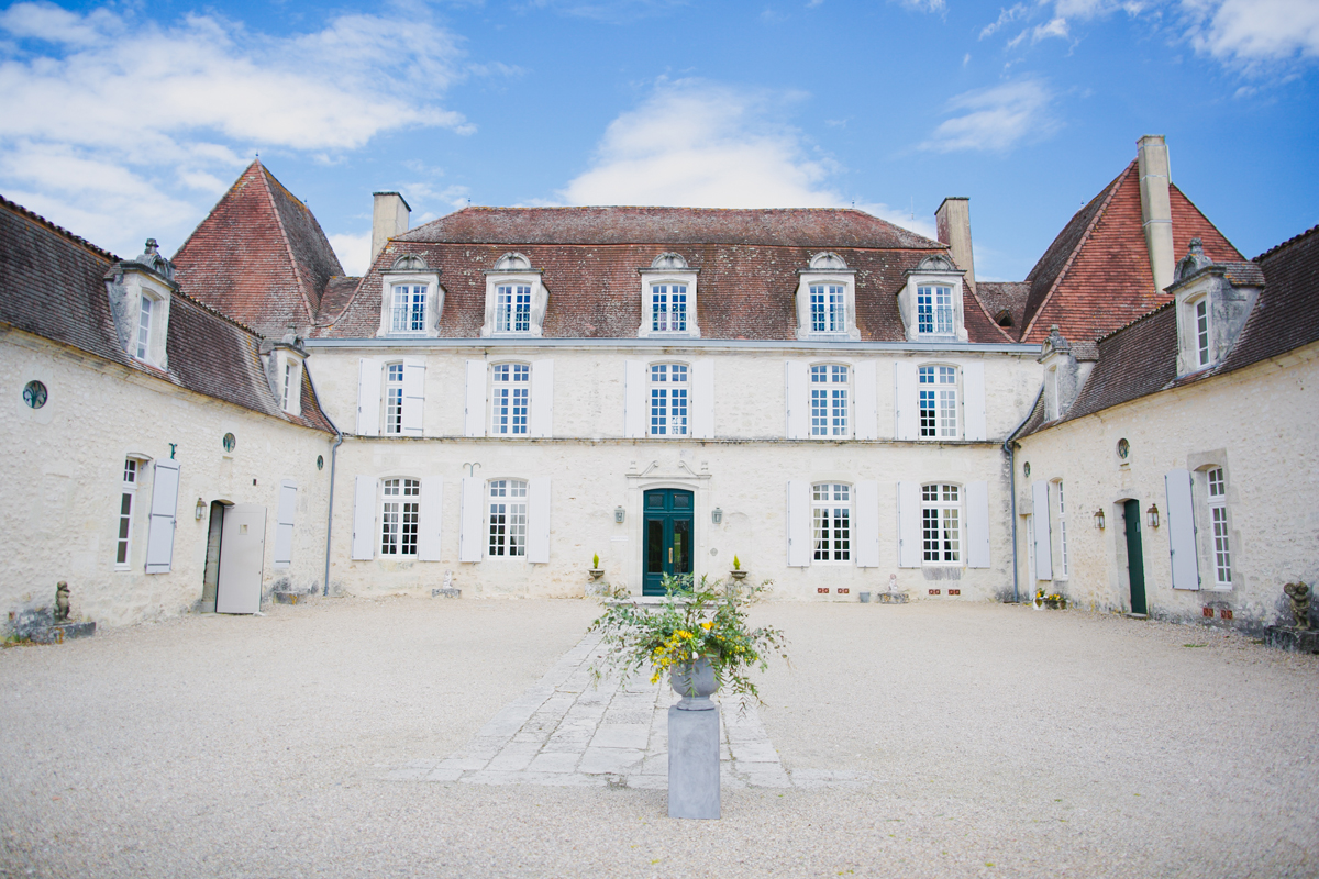 Décoration du Château des Vigiers de Monestier au mariages chics et bohèmes en Dordogne.