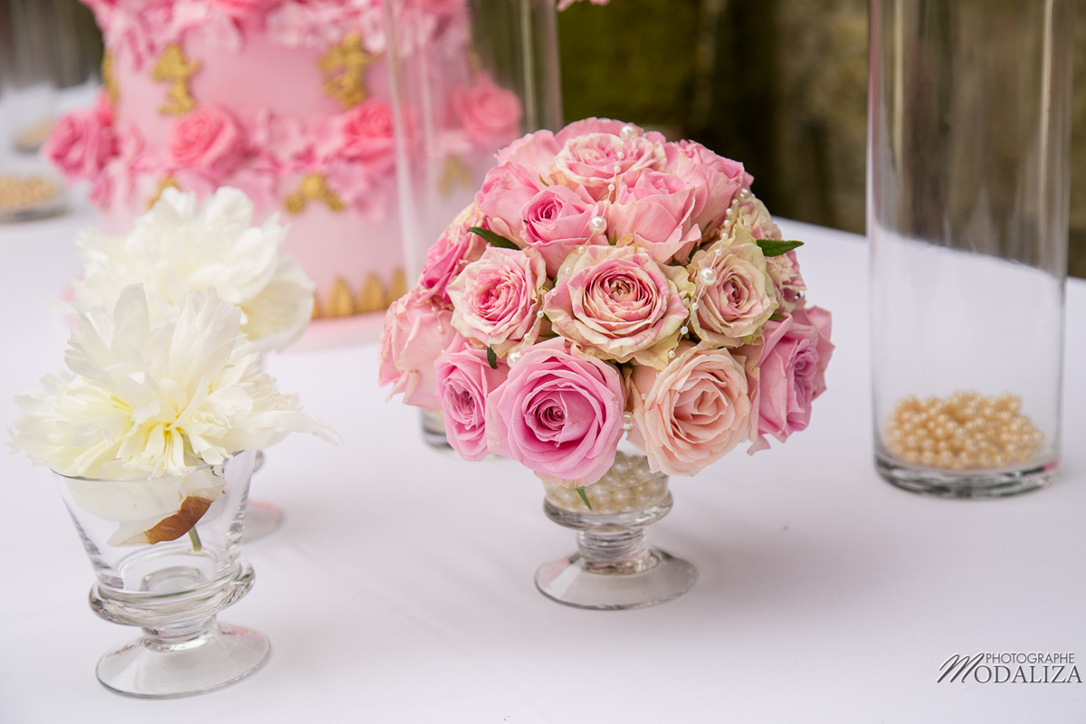 Composition florale couleur rose : déco de mariage et événement.