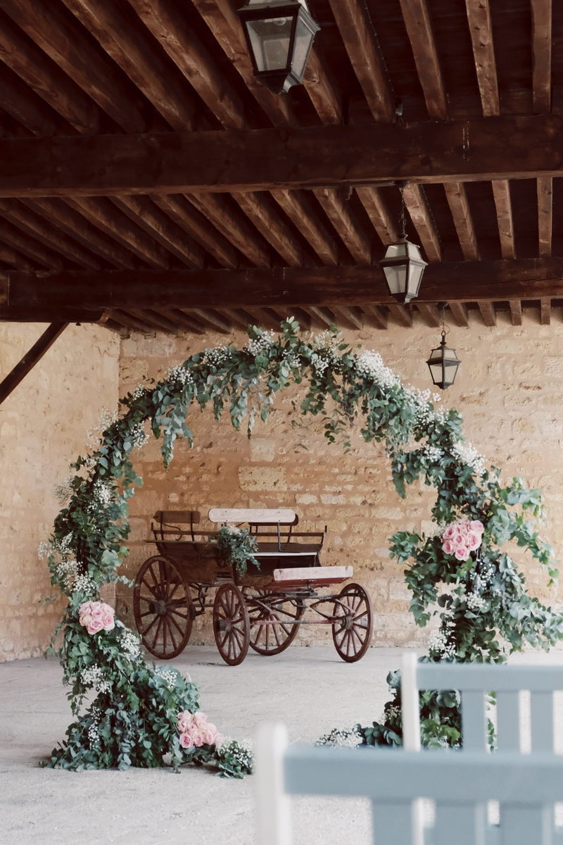 Arche de cérémonie de mariage décoration par Elisabeth Delsol