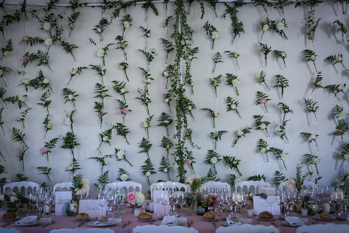Décoration style bohème en fleur pour mariage et événement.