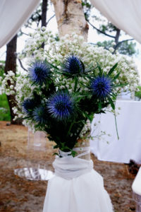 Bouquet De Fleurs Simple Pour Mariage En Pleine Nature Dans Le Sud Ouest.