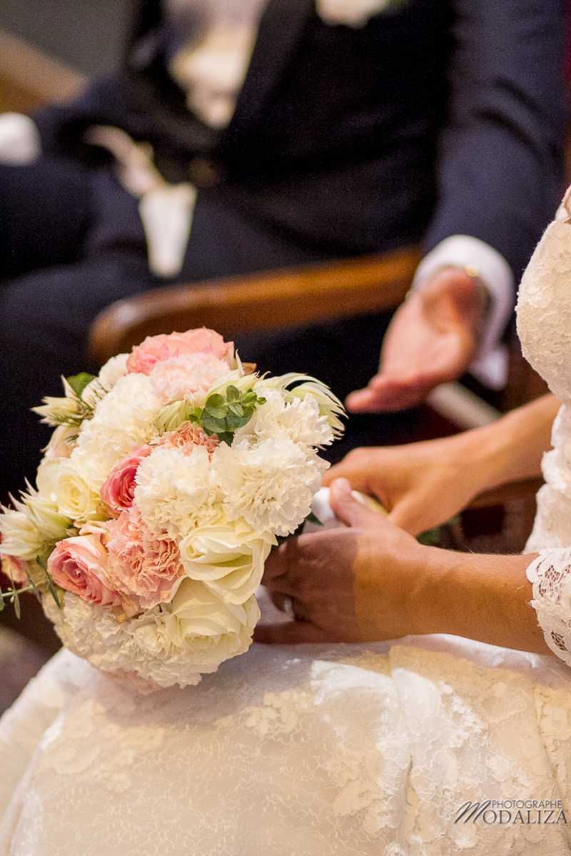 Bouquet de mariée lors de mariage et événement aux décoration et composition florale champêtre et chic.