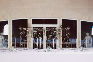 Arche De Table De Mariage De Réception à La Décoration Champêtre, Chic Et En Fleurs.