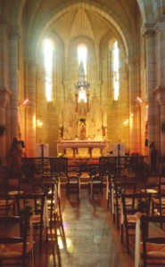 Près De Moulon Et Du Château De Garde, L'église Notre Dame Lors De Ma Décoration De Cérémonie En Gironde.