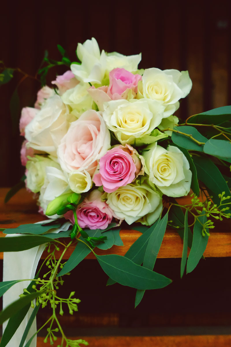 Décoration mariage nature chic au mois d'octobre au cap ferret avec ce bouquet de mariée.