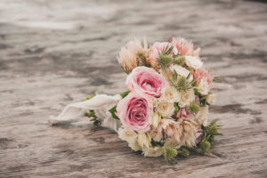 Bouquet De Mariée Avec La Serruria Blushing Bride Et Fleur De Rose.