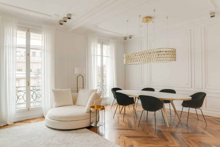 Meuble de rangement salon buffet bas en chêne et étagères