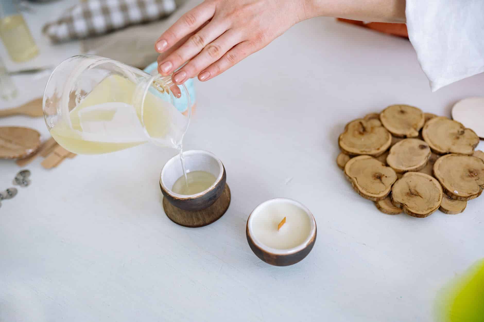 Projet DIY bougie cire de soja et contenants recyclés