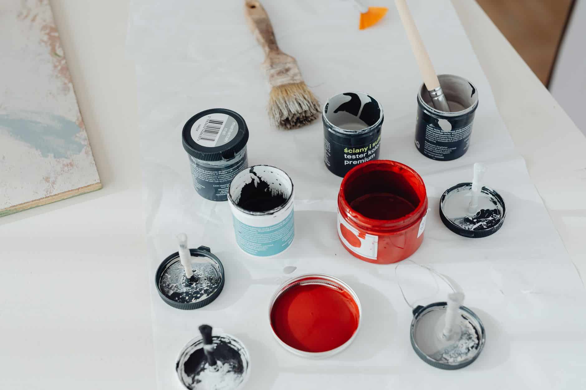 Peinture chalk paint et sous-couche pour meuble IKEA stratifié