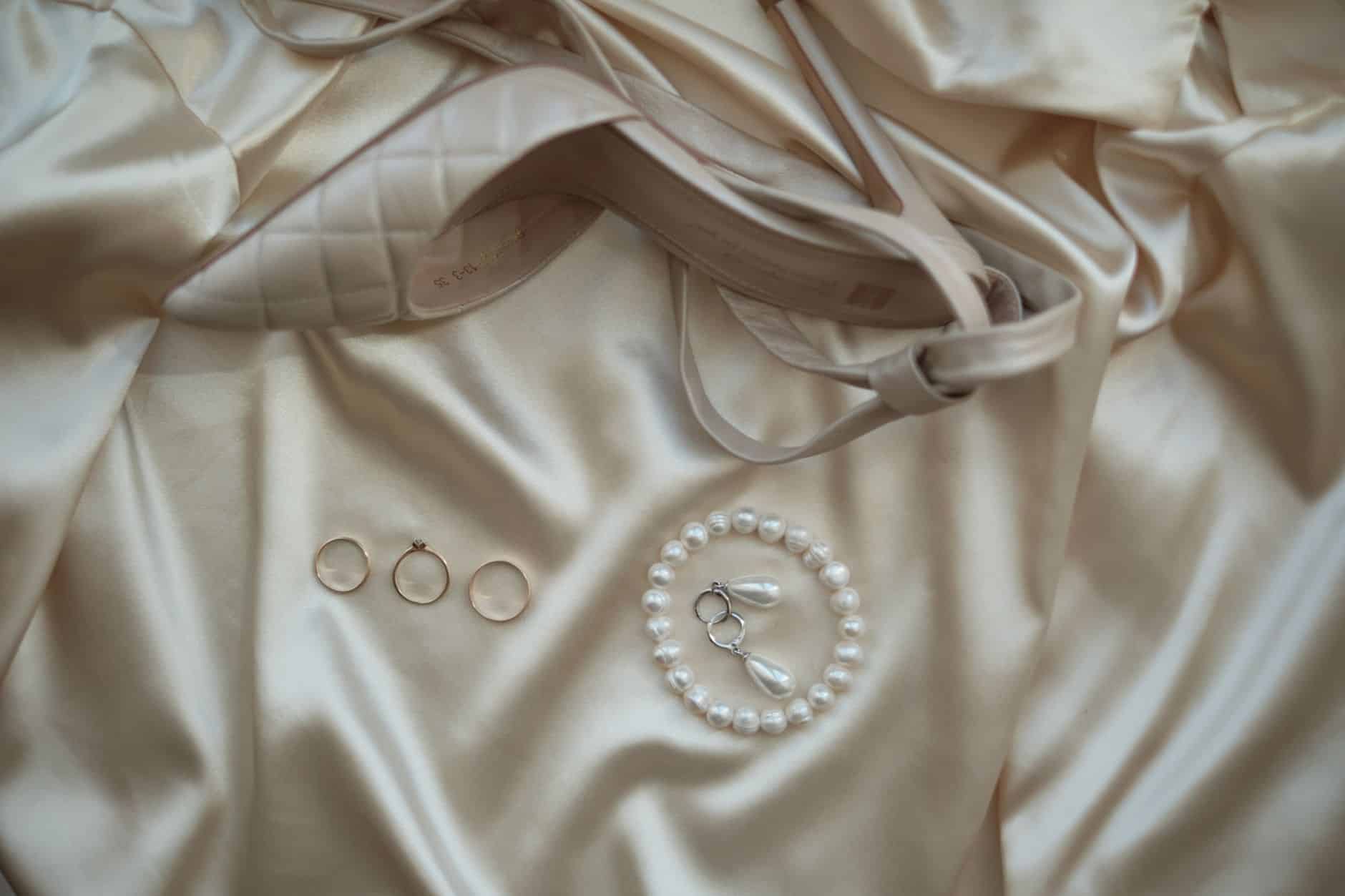 Accessoires robe mariée civil courte chaussures bijoux voile bouquet